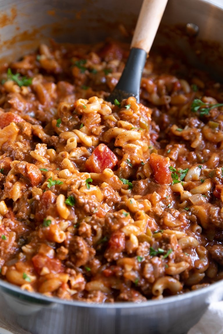 Easy One-Pot American Goulash: 30-Minute Weeknight Meal